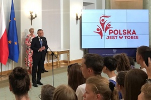 prezydent spotkał się z młodzieżą polonijną